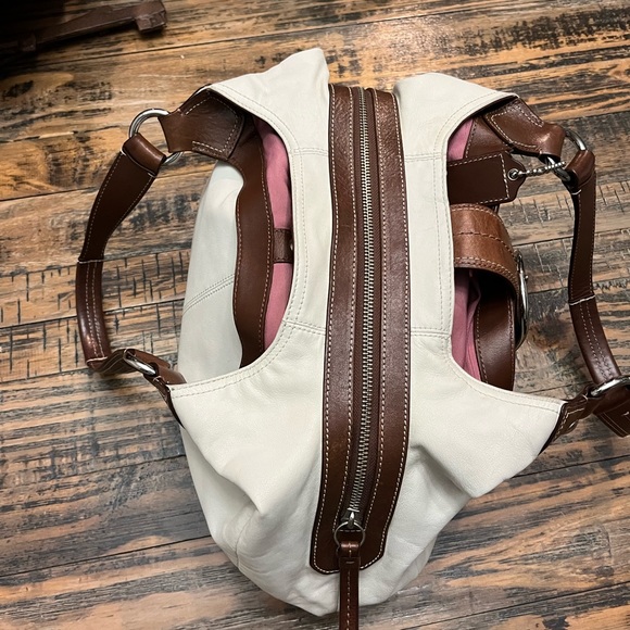 Coach White Leather Shoulder Bag - Picture 4 of 16
